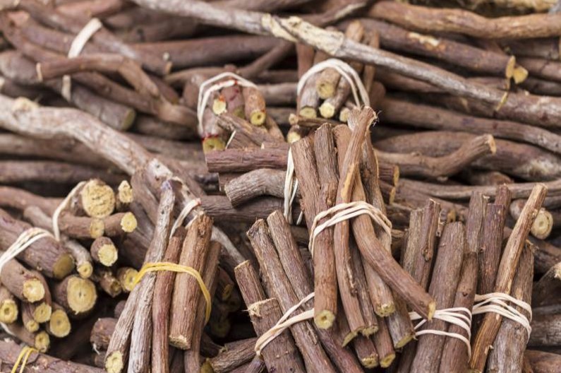 Солодка п таблетки. Сироп солодки лимфодренаж. Корень солодки (licorice roots). Солодка корень. Детские сиропы от кашля с солодкой.