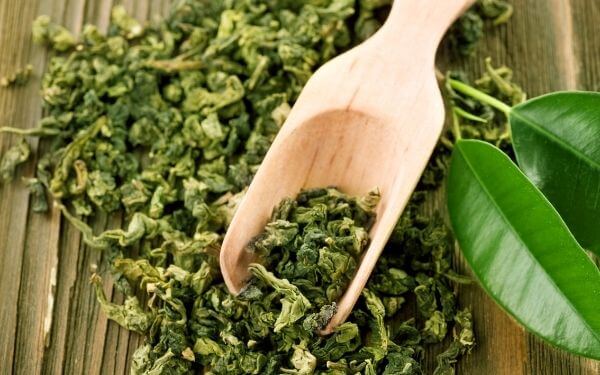 Té Verde sobre mesa de madera