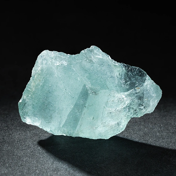 Aguamarina, imagen del mineral que forma parte de Gems of Life Fuerza vital